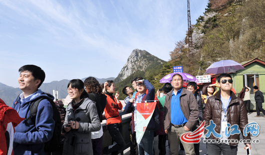 “真想時間停下來 好好把你看個夠” 網(wǎng)媒記者惜別廬山