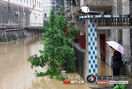 湖南一天發(fā)布17個暴雨預(yù)警 或有地質(zhì)災(zāi)害(組圖)