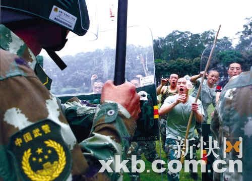 廣州武警特戰(zhàn)隊配發(fā)反恐儀器備戰(zhàn)亞運安保