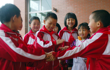 希望小學(xué)里的快樂兒童節(jié)
