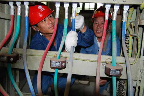 河南潢川電業(yè)局確保汛期安全供電