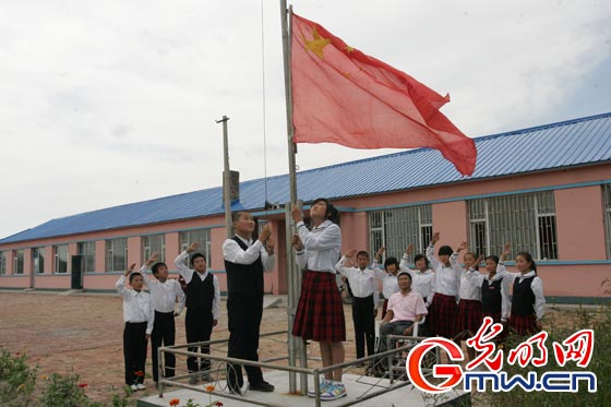 最美鄉(xiāng)村教師杜順：血液里沒了學生，心臟就不會跳動