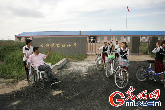 最美鄉(xiāng)村教師杜順：血液里沒了學生，心臟就不會跳動