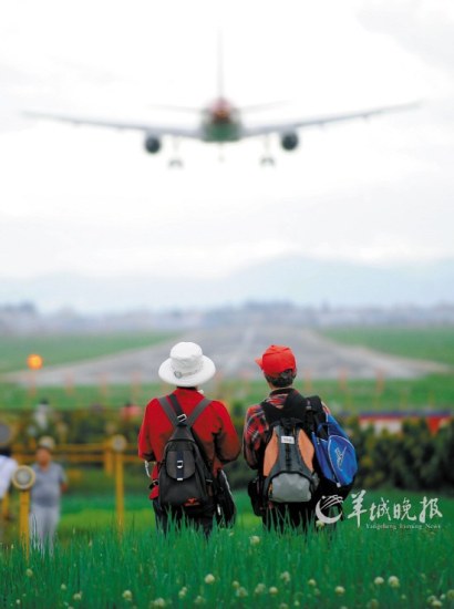 準(zhǔn)備充分高齡老人放心飛 哪些老人不宜坐飛機(jī)？