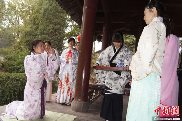 山西漢服愛好者舉辦“女子成人禮”