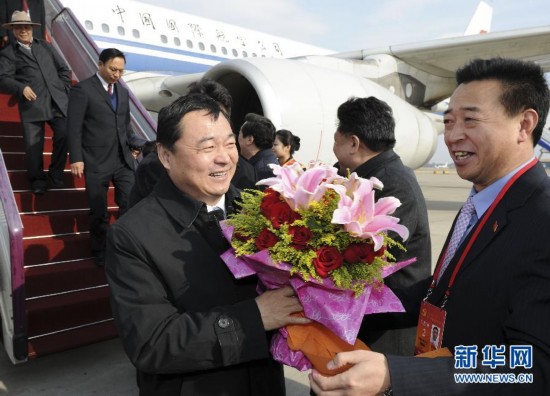 組圖：出席十八大的西藏代表團(tuán)抵京