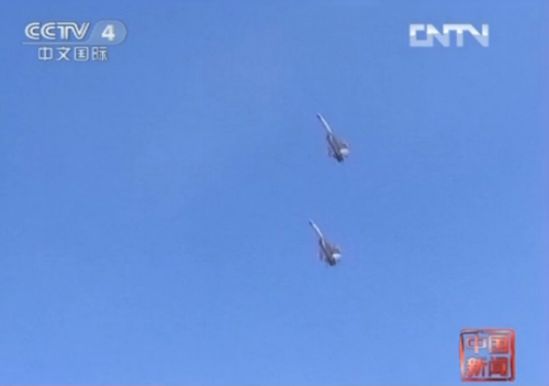 實拍：中國空軍殲11戰(zhàn)機對抗空戰(zhàn)(組圖)