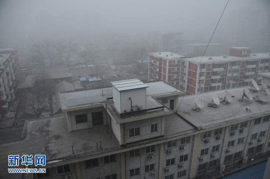 北京大部地區(qū)霧霾彌漫 早晚能見度對(duì)比
