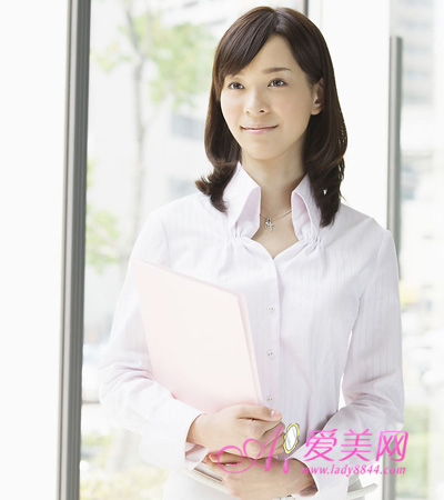 白領(lǐng)養(yǎng)生小竅門(mén) 8個(gè)時(shí)段“忙里偷閑”做保健