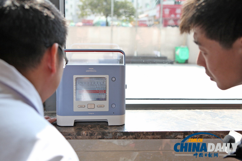 浙江父母自制呼吸機續(xù)：付學朋用上了愛心呼吸機