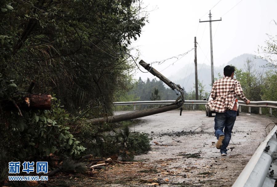 貴州黔東南11縣市遭罕見(jiàn)冰雹襲擊