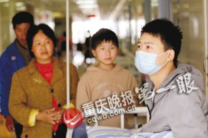 12歲弟弟捐骨髓救哥哥 “砸鍋賣(mài)鐵，也要救他”