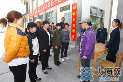 河南景區(qū)“叫媽可免費(fèi)” 一男子帶去五個媽(圖)
