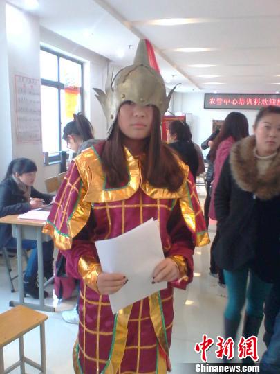 畢業(yè)生頻遭遇中國(guó)式就業(yè)歧視 專(zhuān)家吁立法破解困局