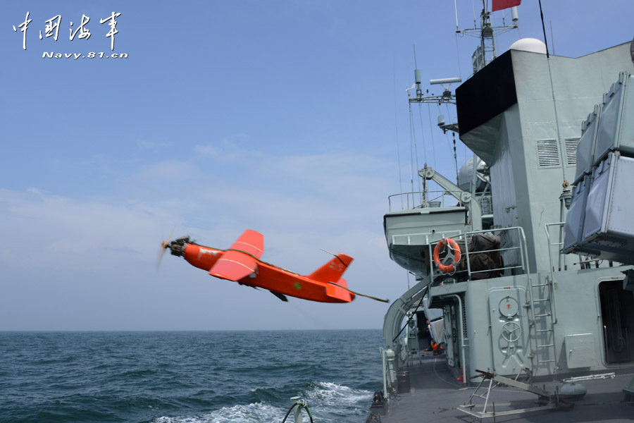 南海艦隊十余艘艦艇海上集訓(xùn) 實彈射擊火力兇猛