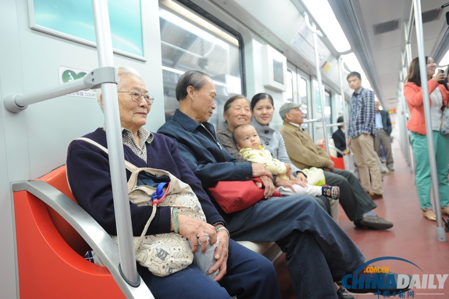 上海開通中國(guó)首條“跨界”地鐵 為全國(guó)最長(zhǎng)線路