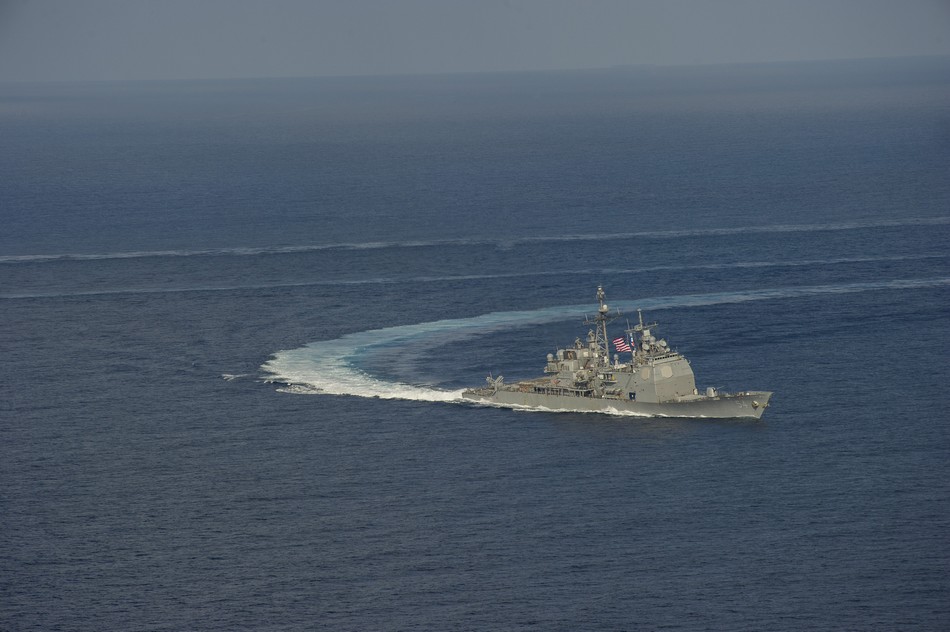 美海軍航母編隊(duì)在中國(guó)南海訓(xùn)練演習(xí)