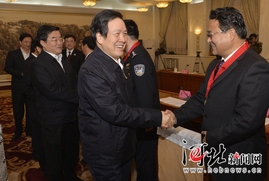 河北省領(lǐng)導(dǎo)會見第八屆全國公務(wù)員雙先代表 周本順作講話