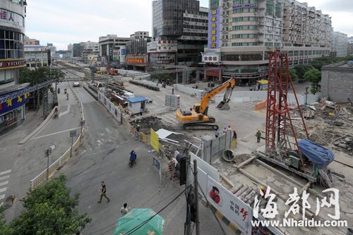 因南街改造 東街口到南門兜過(guò)街通道全封閉