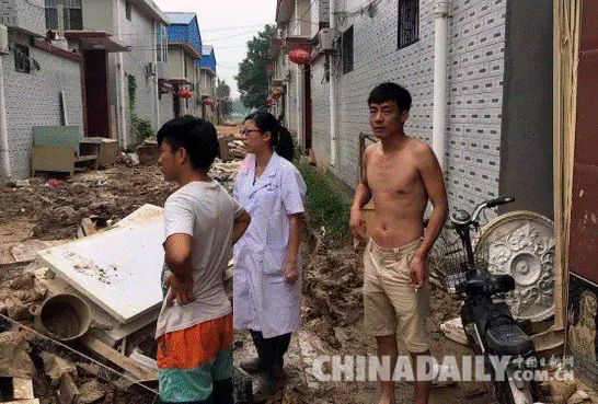 邢臺抗洪搶險(xiǎn)救災(zāi)第一線：80后夫妻同力抗洪