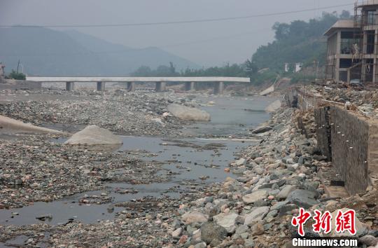 河北一景區(qū)未迎客遭水毀 投資商“拋財(cái)”搶險(xiǎn)引關(guān)注