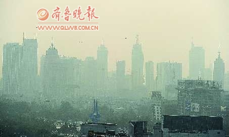 空氣質(zhì)量被達(dá)標(biāo)因國標(biāo)太低 遇“藍(lán)天不藍(lán)”尷尬