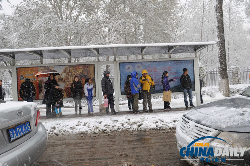 冷空氣來襲 吉林長春迎下半年首場(chǎng)降雪