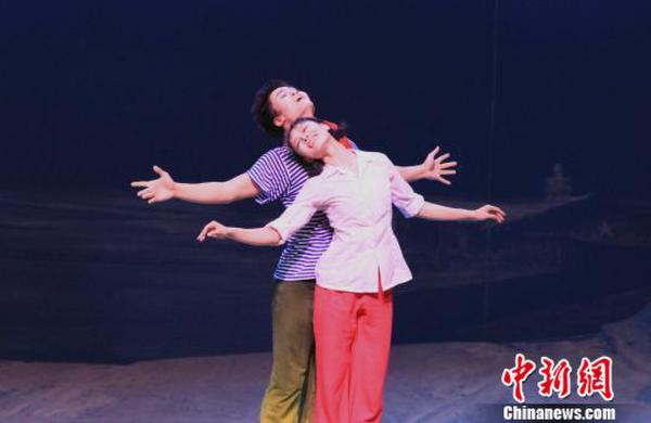舞劇《戈壁青春》北京上演 優(yōu)美舞蹈刻畫(huà)兵團(tuán)群像