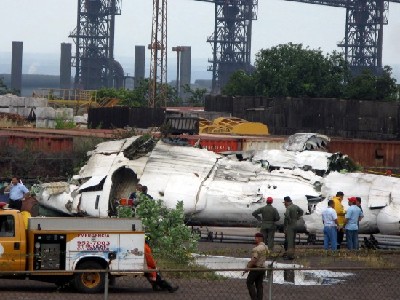 委內(nèi)瑞拉載51人客機(jī)墜毀14人死33人傷