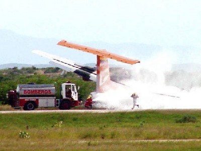 委內(nèi)瑞拉載51人客機(jī)墜毀14人死33人傷