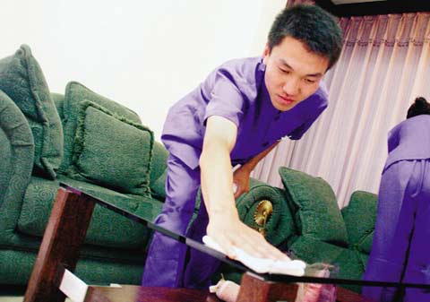 沈陽乍現(xiàn)仨“大學生保姆”